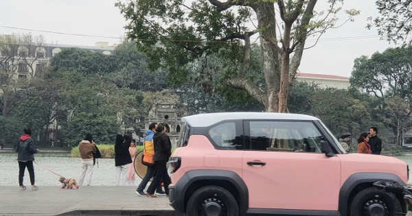 Hà Nội khuyến khích người dân chuyển từ xe xăng sang xe điện