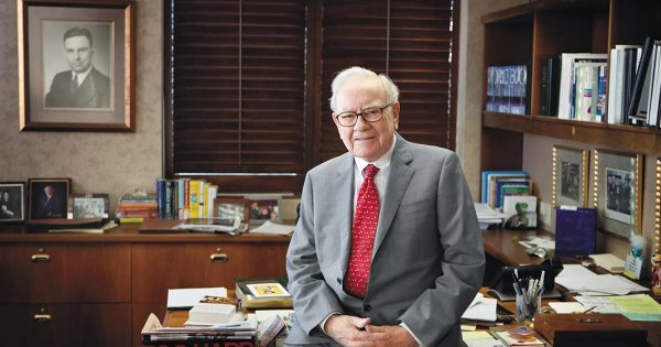 Nước đi khôn ngoan của huyền thoại Warren Buffett trước thảm hoạ cháy rừng