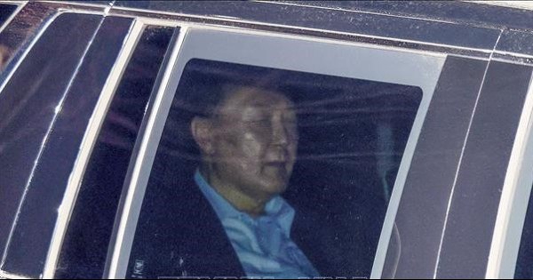 Tòa án Hàn Quốc ra lệnh bắt chính thức Tổng thống Yoon Suk Yeol