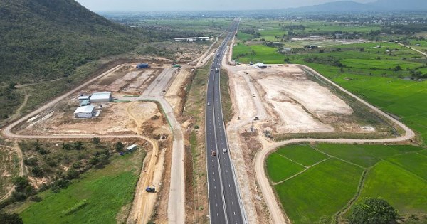 Hai trạm dừng trên cao tốc qua Bình Thuận hoạt động từ 20/1