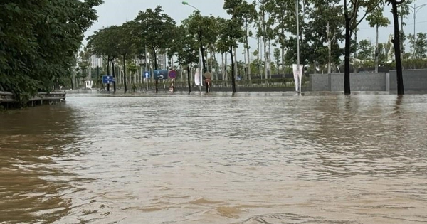 Hà Nội khó giải 'bài toán' tiêu thoát nước khi có mưa lớn kéo dài
