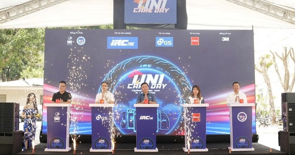 Ắc quy GS Việt Nam đồng hành cùng sinh viên Đại học sau mưa bão