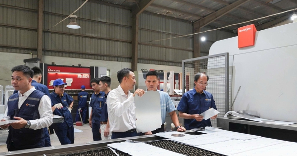 Vinakit công bố sản phẩm tủ bếp Inox CNC 2026 - Bề mặt Inox hiệu ứng lá sen đầu tiên tại Việt Nam