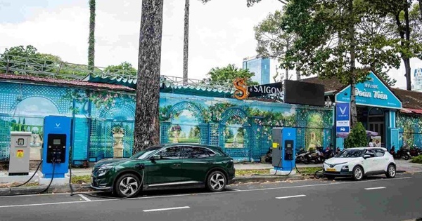 TP HCM cho lắp đặt trạm sạc ô tô điện tại điểm sử dụng tạm thời lòng đường