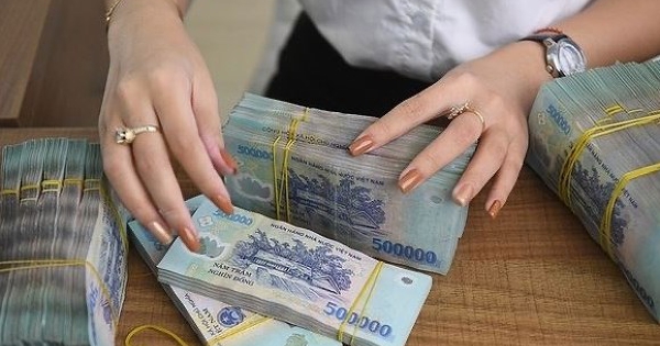 NIM ngân hàng tiếp tục co hẹp, chạm đáy kể từ năm 2019