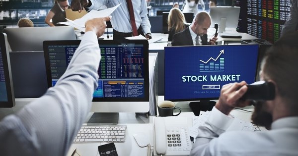 Khối ngoại rút ròng hơn 670 tỷ đồng phiên cuối tuần