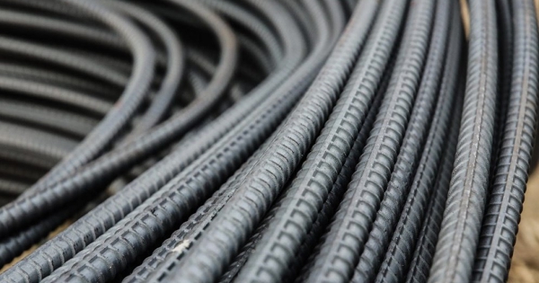 Nhập khẩu thép cao gấp đôi xuất khẩu trong tháng 10