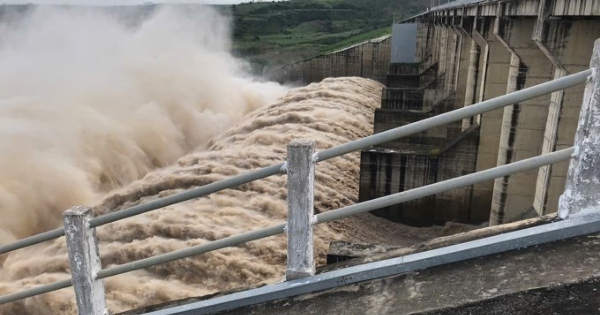 Thủy điện Sông Ba Hạ xả lũ lớn nhất từ trước đến nay