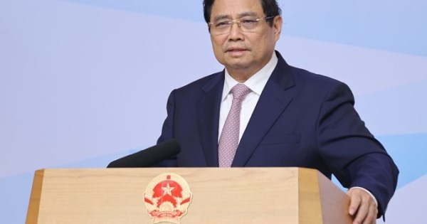 Thủ tướng yêu cầu đưa Trung tâm tài chính quốc tế hoạt động ngay tháng 11