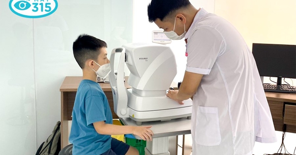 Thị lực học đường đang kêu cứu: Cận thị tăng nhanh ở trẻ