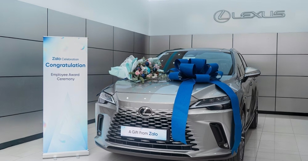 Zalo thưởng cuối năm cho nhân viên bằng xe Lexus