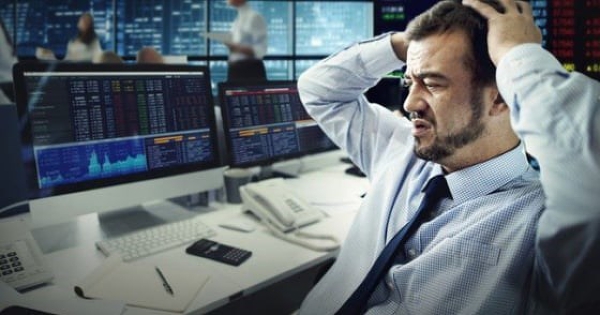 Khối ngoại bán ròng hơn nghìn tỷ đồng cổ phiếu 'họ Vin' phiên cuối tuần