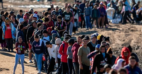 Danh sách 19 quốc gia Mỹ tạm dừng nhập cư