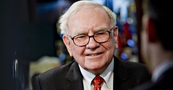 Để thành công trên 'chứng trường', Warren Buffett khuyên nhà đầu tư nên gạt bỏ điều này khỏi đầu