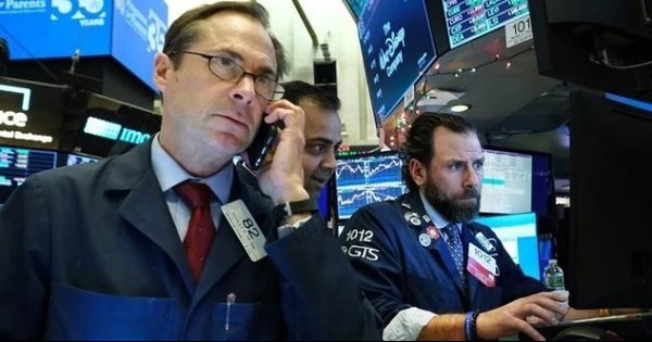 Khối ngoại bán ròng gần 2.000 tỷ đồng tuần VN-Index hụt hơi trước ngưỡng cản 1.280 điểm