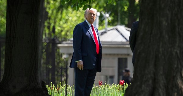 Lực lượng duy nhất đủ sức ngăn cản ông Trump