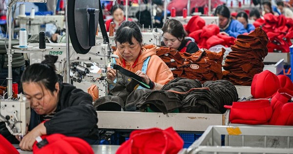Thuế quan Mỹ góp phần khiến giảm phát ở Trung Quốc nối dài sang tháng 4