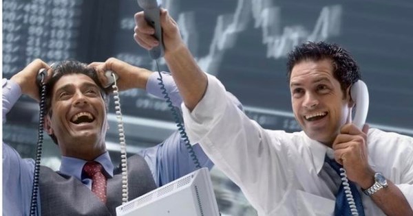 Khối ngoại quay đầu mua ròng gần 500 tỷ đồng phiên VN-Index vượt 1.320 điểm