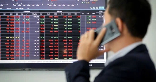 Giá dầu tăng vọt, cổ phiếu dầu khí ‘ngược dòng’ thị trường