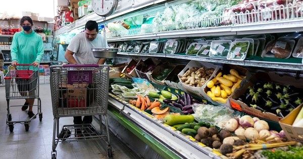 Thước đo lạm phát ưa thích của Fed tăng vượt dự báo trong tháng 5, thêm cách xa mục tiêu 2%