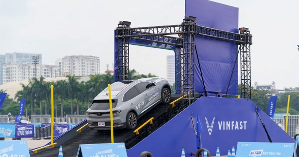 Chủ xe Lexus RX muốn đổi sang VinFast VF 8 vì ‘tiết kiệm chi phí, sạc pin chẳng đáng lo’