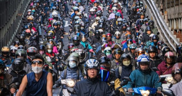 Cách những thủ phủ xe máy trên thế giới hạn chế xe xăng