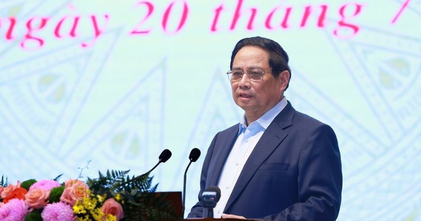 Xây dựng chính sách đãi ngộ đặc biệt để thu hút 100 chuyên gia hàng đầu về nước làm việc