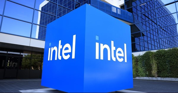 Giá cổ phiếu tăng 28% trong một tháng: Intel lột xác hay trở thành bong bóng mới?
