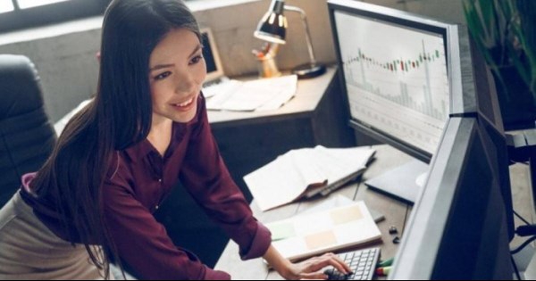 Khối ngoại bán ròng phiên thứ 10 liên tục