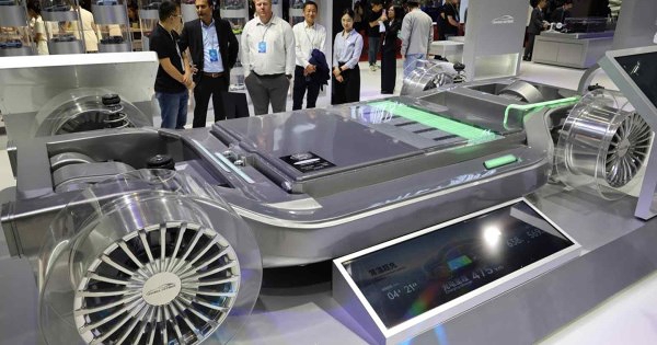 Thừa mứa pin xe điện, các hoạt động đầu tư vào ngành này đều bị đóng băng