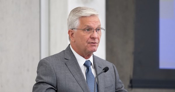 Thống đốc Waller: Fed nên hạ lãi suất 25 bps vào tháng 9 và vài lần nữa trong 3 - 6 tháng tới