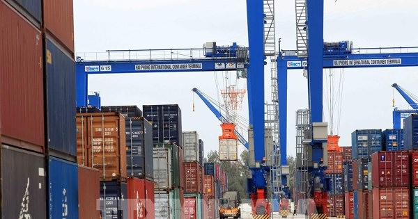 Xuất khẩu khởi sắc tiếp sức cho tăng trưởng kinh tế
