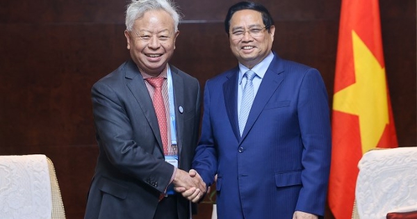 Thủ tướng đề nghị Ngân hàng AIIB hỗ trợ Việt Nam vốn làm đường sắt