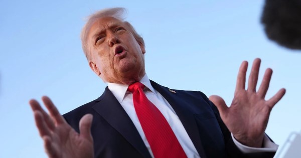 Ông Trump có thể phải hoàn trả đến 1.000 tỷ USD tiền thuế quan