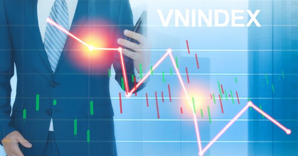 Lãnh đạo doanh nghiệp bất động sản ồ ạt bán triệu cổ phiếu