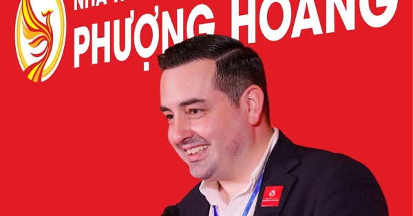 'Tuyên chiến' Long Châu, sau một năm Phượng Hoàng có thêm gì ngoài 3 cửa hàng và 1 website?