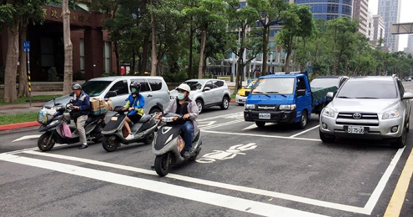Cách giải quyết xung đột giao thông ôtô, xe máy trên thế giới