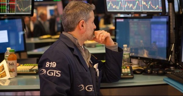 Khối ngoại bán ròng hơn 3.000 tỷ đồng phiên cơ cấu ETF