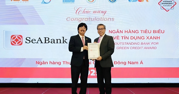 SeABank khẳng định dấu ấn bền vững với 2 giải thưởng Ngân hàng Việt Nam tiêu biểu