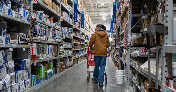 Một thước đo lạm phát quan trọng tăng như dự đoán, củng cố khả năng Fed tiếp tục hạ lãi suất