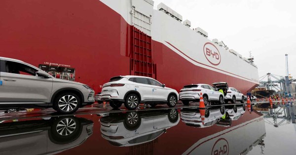 ‘Vua xe điện’ ngấm đòn vì cuộc chiến giá, BYD chứng kiến lợi nhuận lao dốc 30%