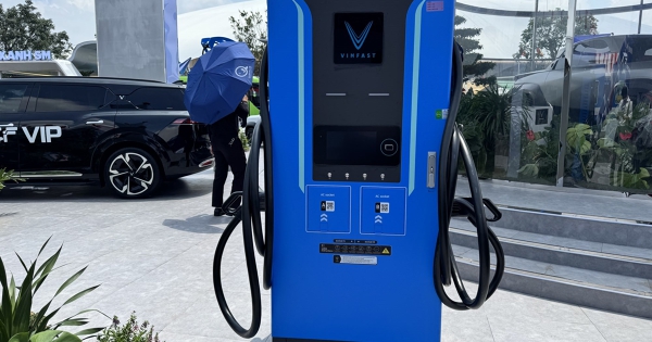 Tỷ phú Vượng phải chi khoảng 100 triệu USD để thực hiện cam kết miễn phí sạc 2 năm của VinFast