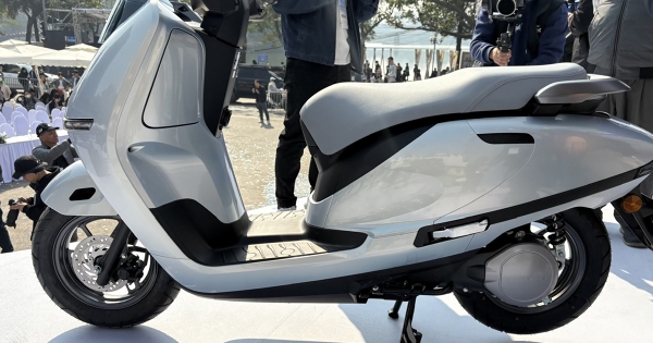 Honda ra mắt xe máy điện mới ở Việt Nam, đi tối đa 120 km/lần sạc, bán giá có thể tới trăm triệu