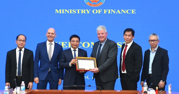 Tập đoàn bán dẫn vốn hoá 400 tỷ USD của Hà Lan muốn hợp tác xây dựng trung tâm R&D tại Việt Nam