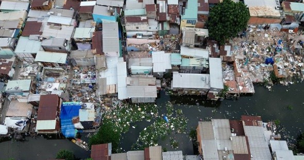 Người dân tháo dỡ nhà, giao mặt bằng cải tạo rạch Xuyên Tâm