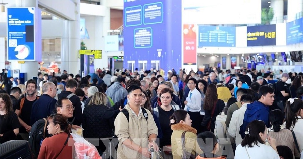 Sân bay Nội Bài lập đỉnh đón khách quốc tế