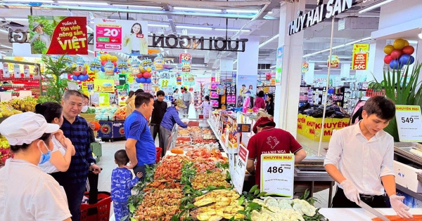 Người dân có tâm lý ‘thắt lưng buộc bụng’, sức mua nội địa có đủ kéo đà tăng trưởng GDP 2026?