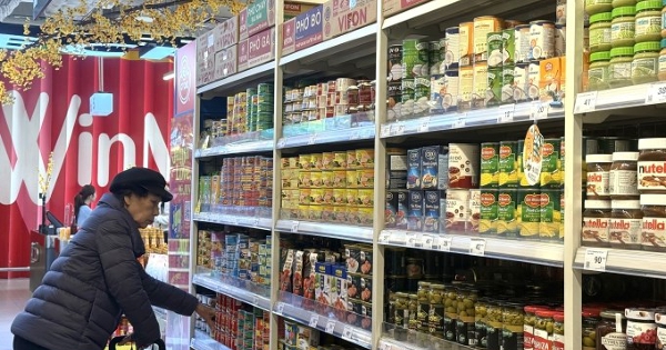 Nhiều người dùng vứt bỏ 'Đồ hộp Hạ Long'