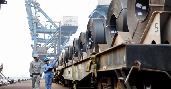 Hòa Phát lần đầu tiên bán hơn 10 triệu tấn thép/năm