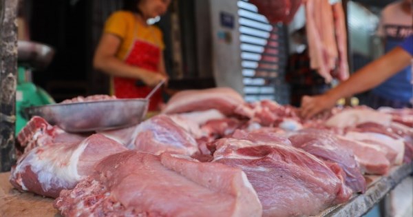 Nhiều hàng hóa tăng giá sớm trước Tết